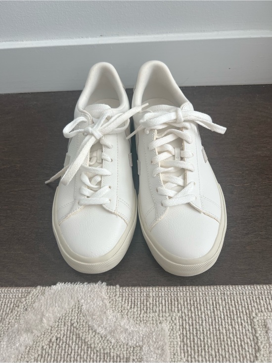 Veja Shoes - Veja White Leather Low-Top Sneakers